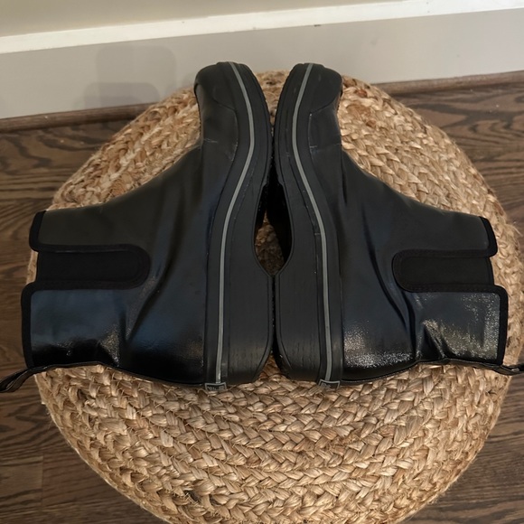 Dansko Women's Black Leather Vail Rain Boot SZ 39 US 8.5-9 - Picture 5 of 8